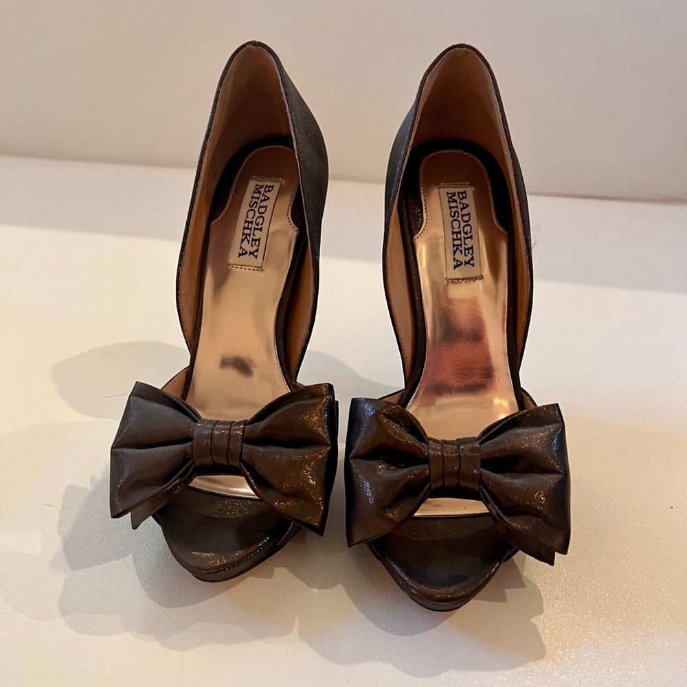 Badgley Mischka Sz 7.5 Bow Heel